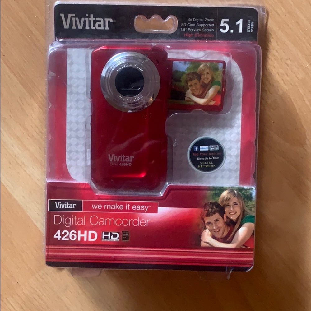NEW Vivitar digital camcorder/model 426HD. NWT